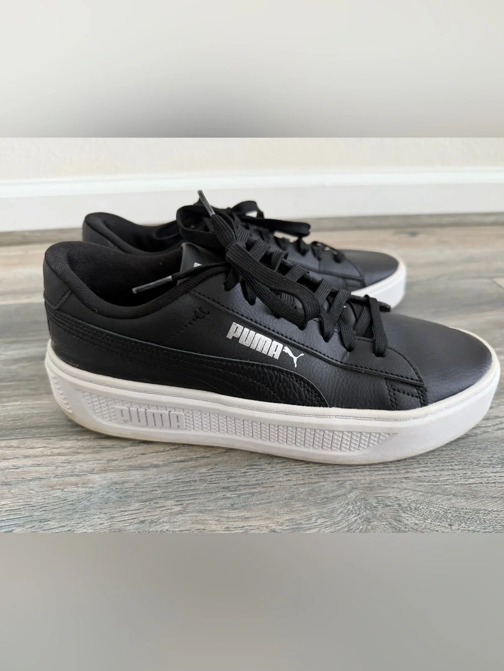 Puma Smash V3 Platform Sneakers in black and white Men’s size 10